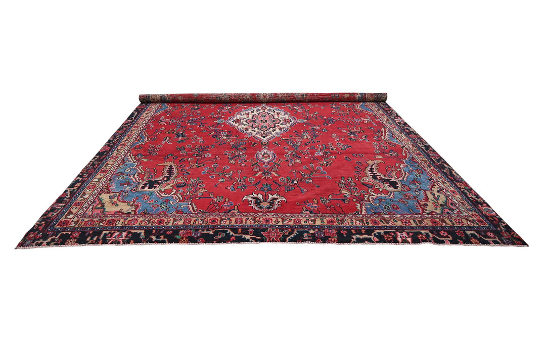 red Oversized rug 9' 6" x 12' 8"