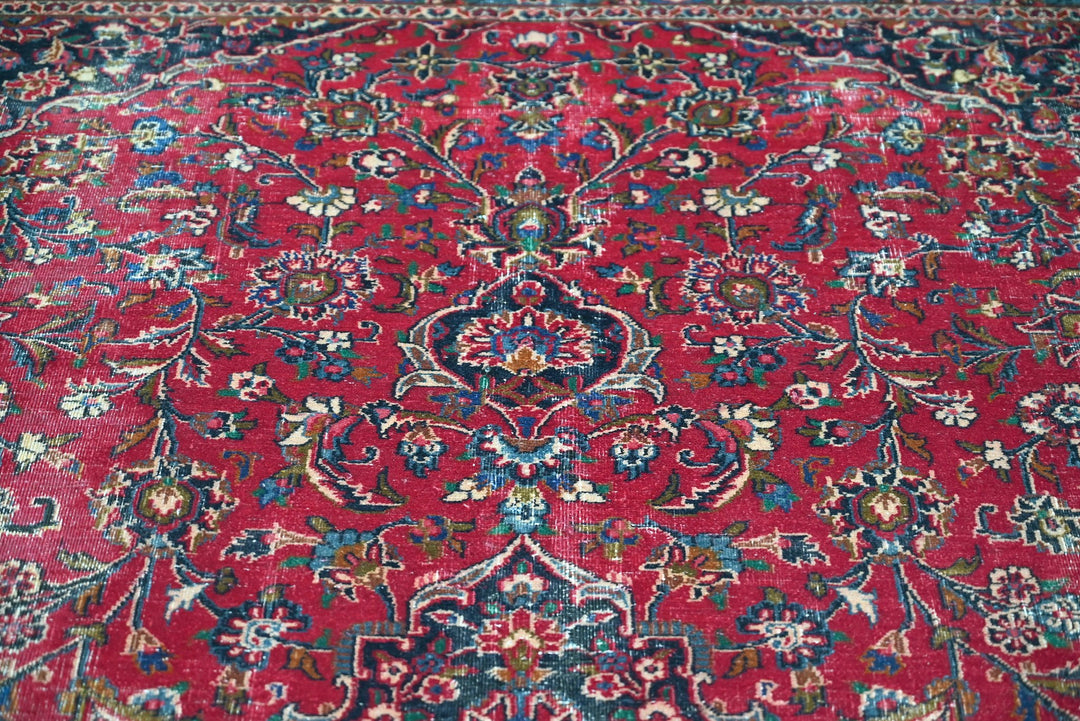 red Oversized rug 9' 8" x 12' 2"