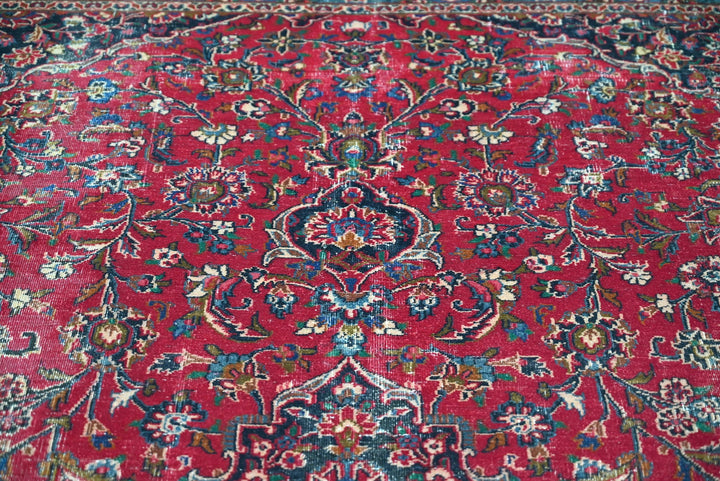 red Oversized rug 9' 8" x 12' 2"