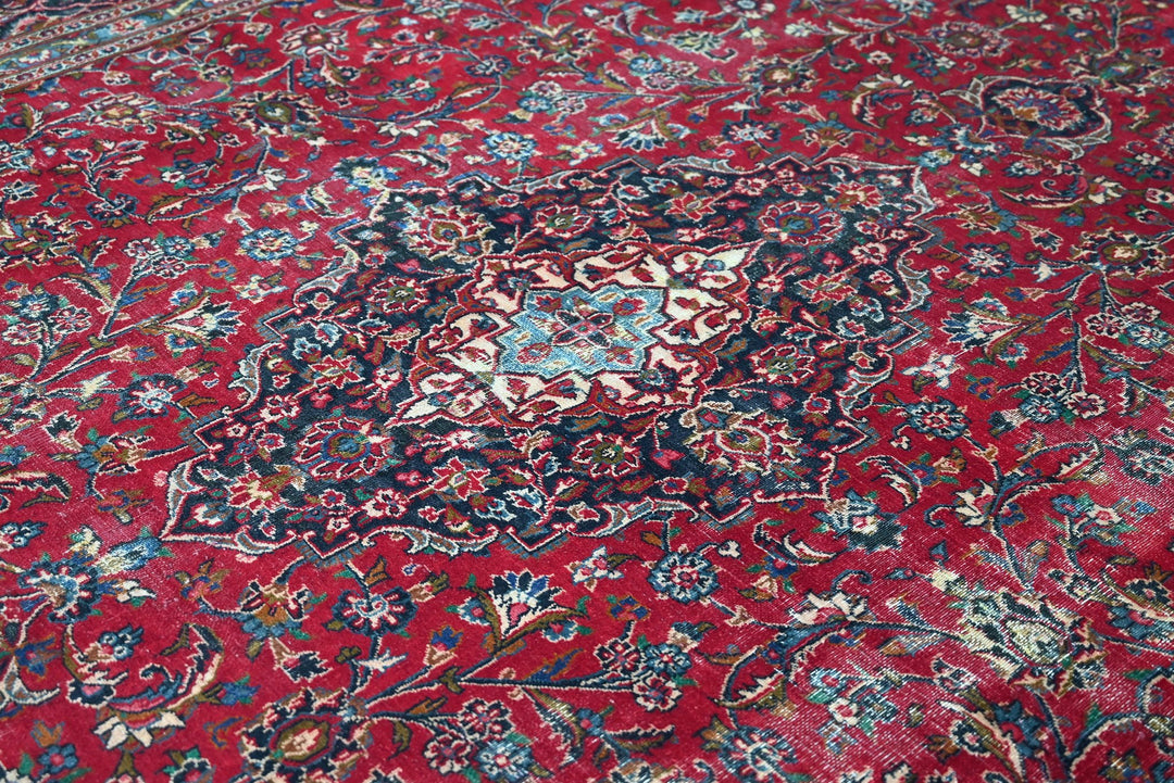 red Oversized rug 9' 8" x 12' 2"