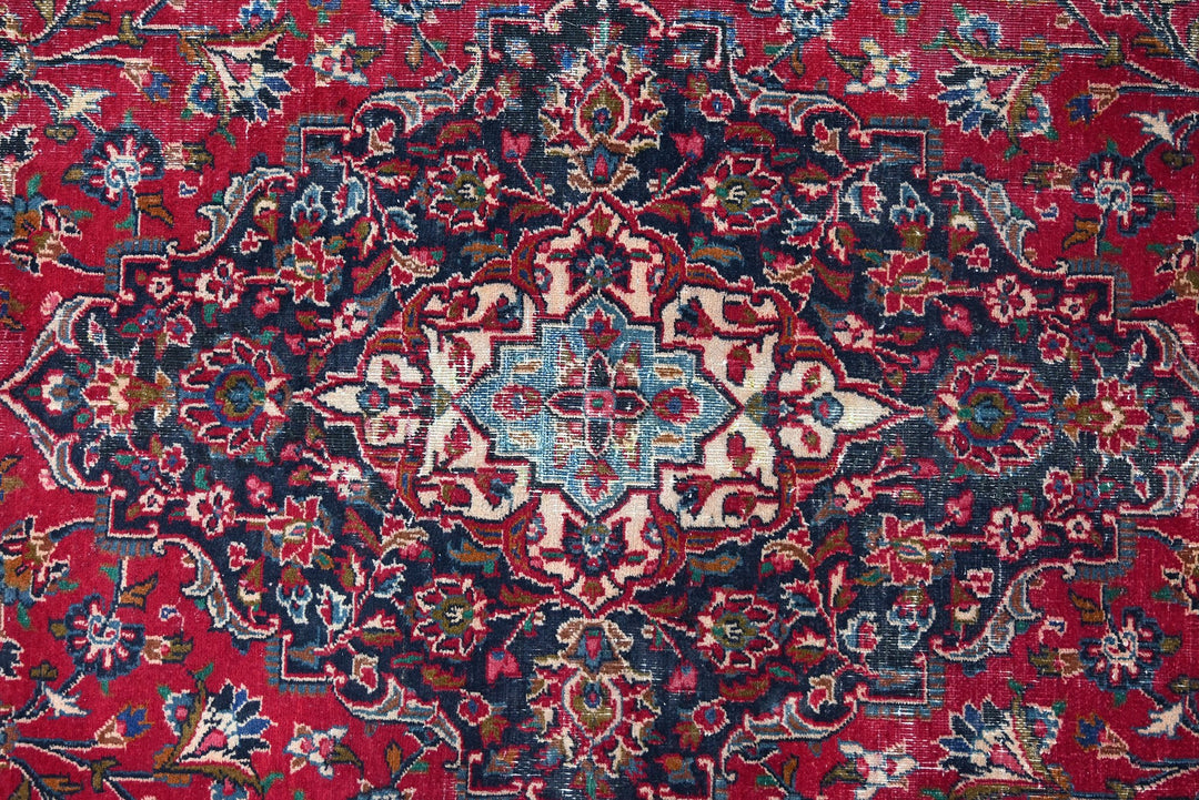 red Oversized rug 9' 8" x 12' 2"