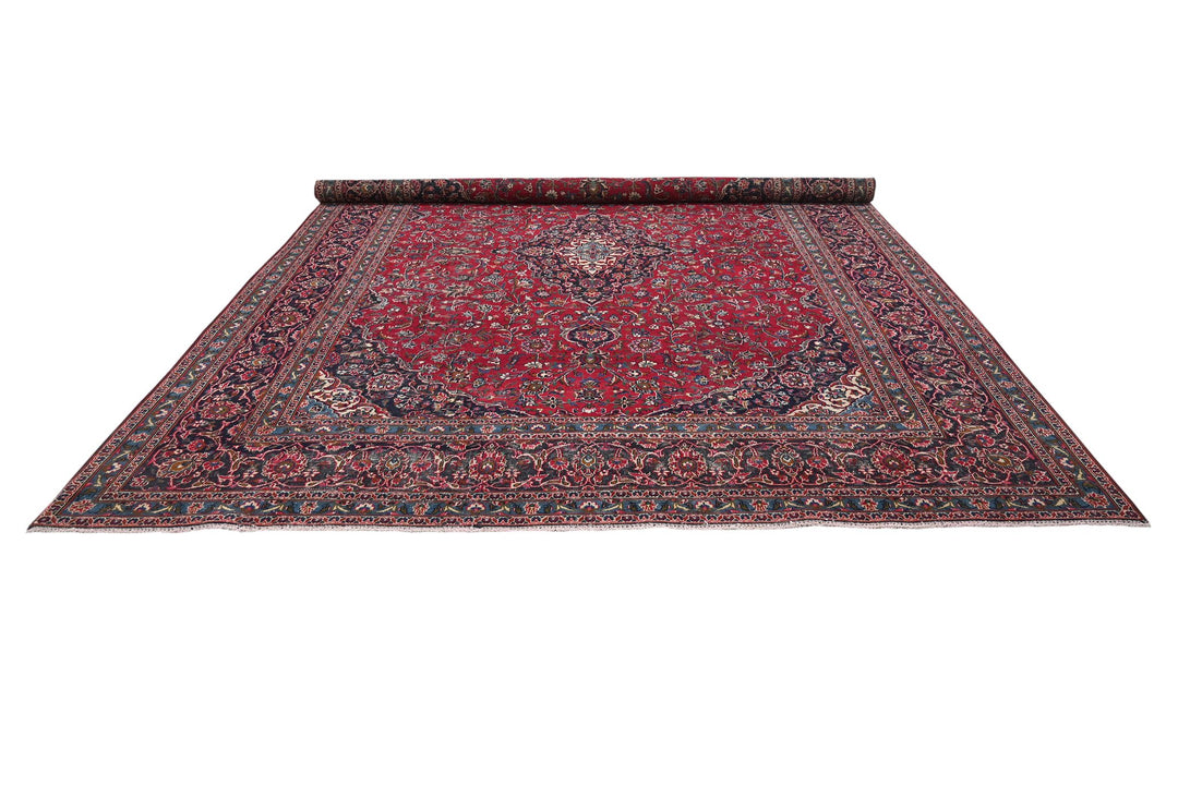 red Oversized rug 9' 8" x 12' 2"