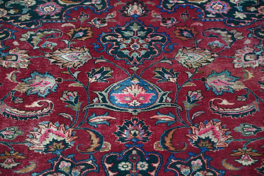 red Oversized rug 8' 8" x 11' 7"
