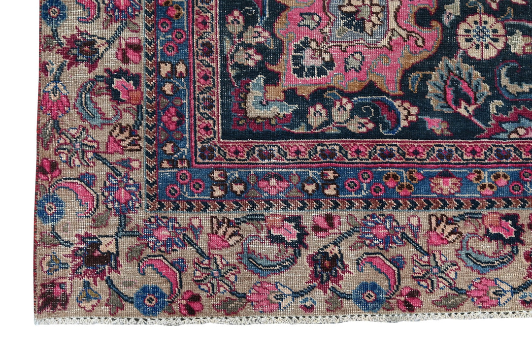 red Oversized rug 8' 8" x 11' 7"