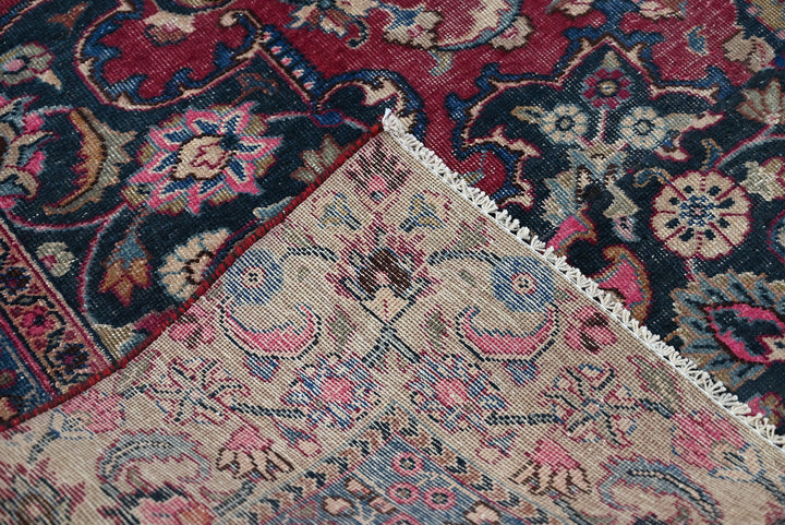 red Oversized rug 8' 8" x 11' 7"