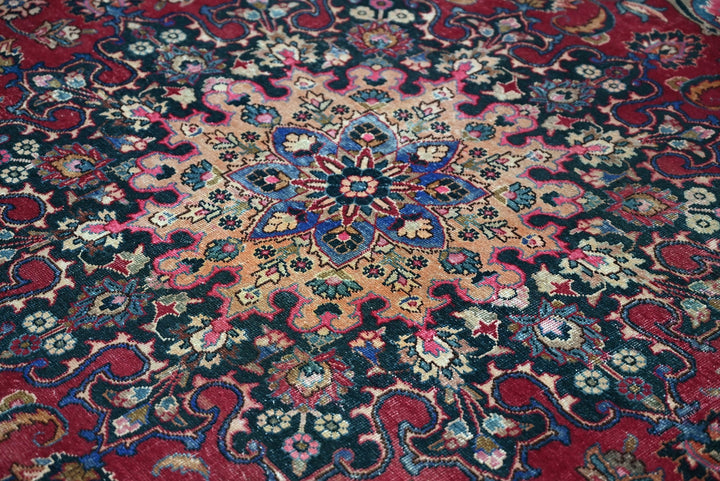 red Oversized rug 8' 8" x 11' 7"