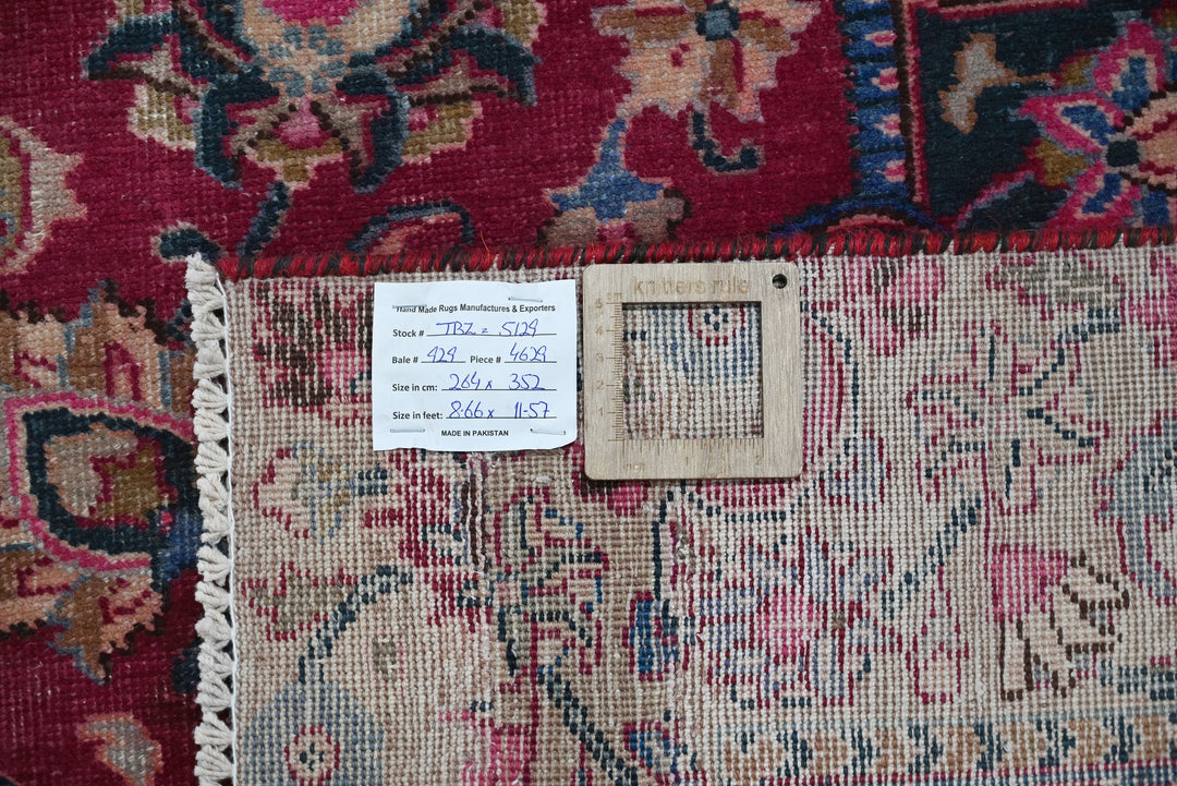 red Oversized rug 8' 8" x 11' 7"