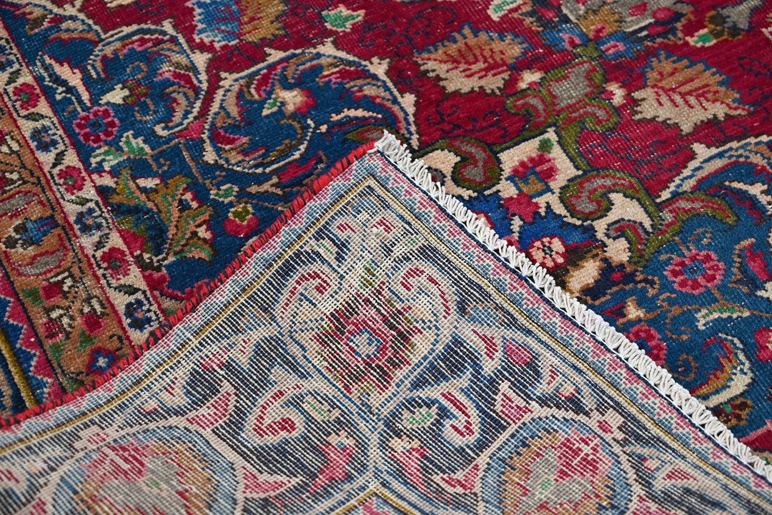red Oversized rug 9' 4" x 11' 8"