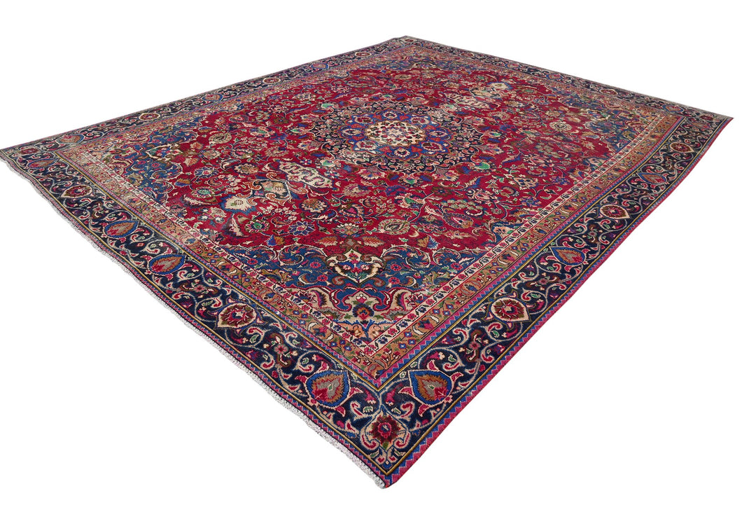 red Oversized rug 9' 4" x 11' 8"