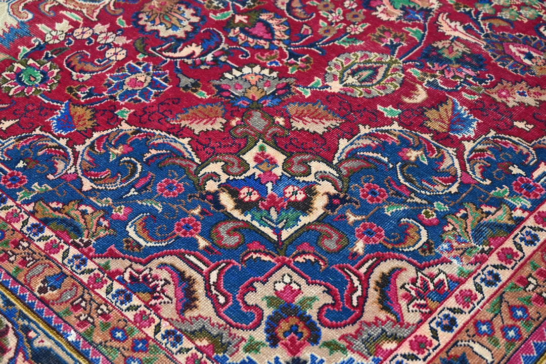 red Oversized rug 9' 4" x 11' 8"