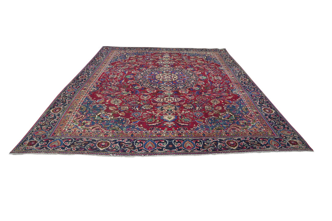 red Oversized rug 9' 4" x 11' 8"