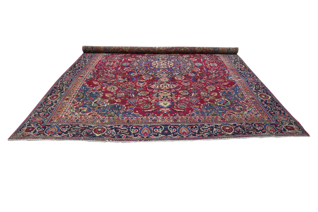 red Oversized rug 9' 4" x 11' 8"