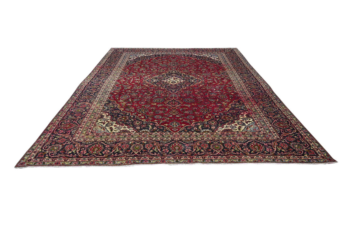 red Oversized rug 9' 6" x 11' 10"