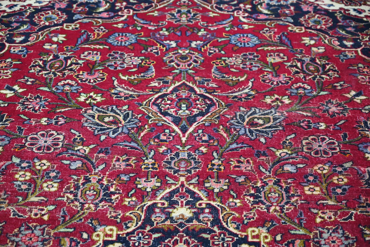 red Oversized rug 9' 6" x 11' 10"