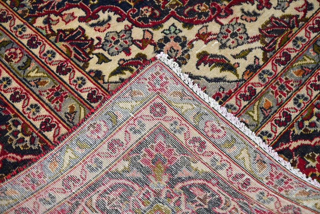 red Oversized rug 9' 6" x 11' 10"