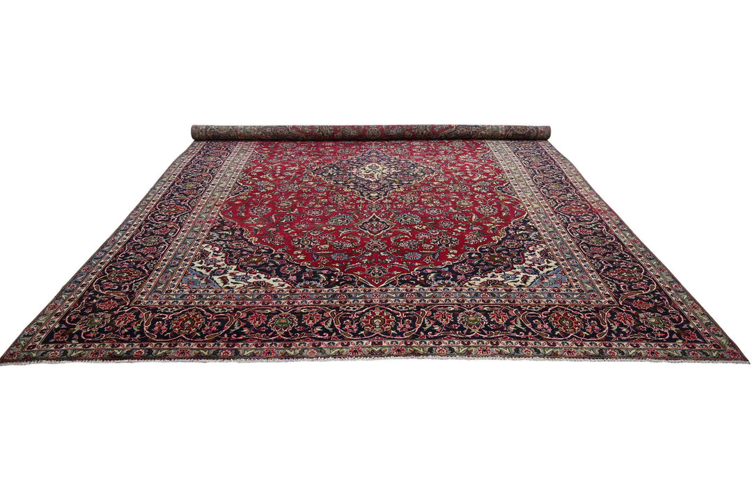red Oversized rug 9' 6" x 11' 10"
