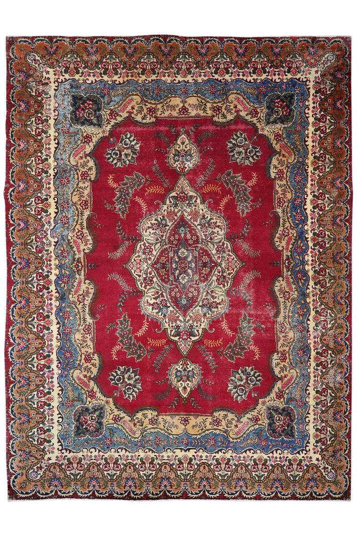 red Oversized rug 9' 5" x 12' 7"