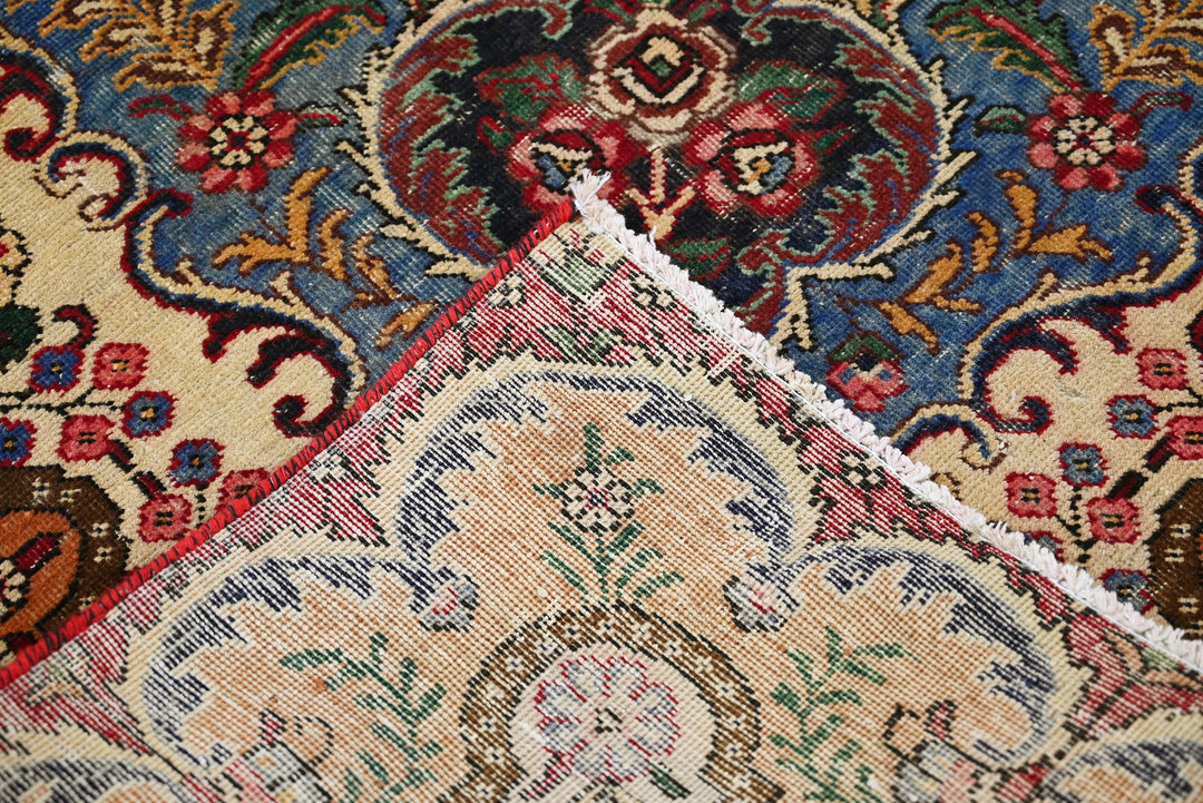 red Oversized rug 9' 5" x 12' 7"