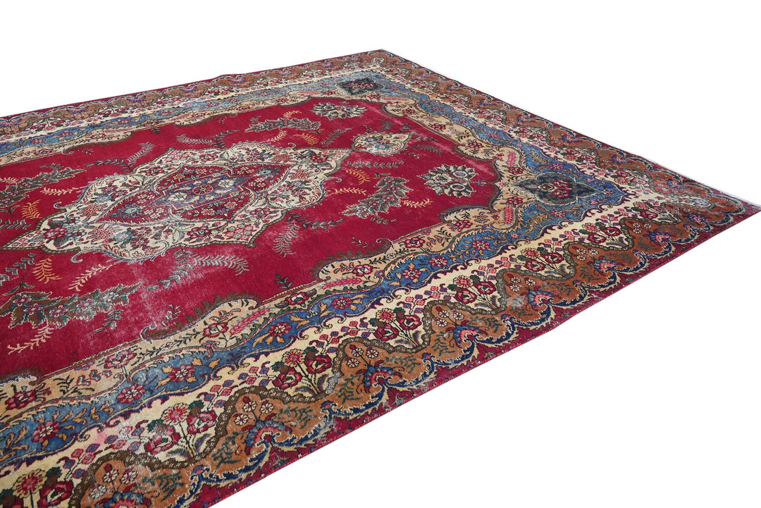 red Oversized rug 9' 5" x 12' 7"