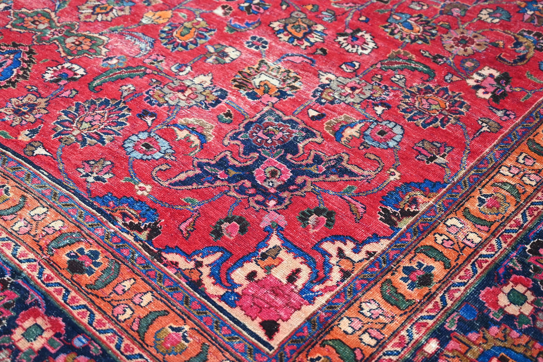 red Oversized rug 9' 9" x 13' 1"