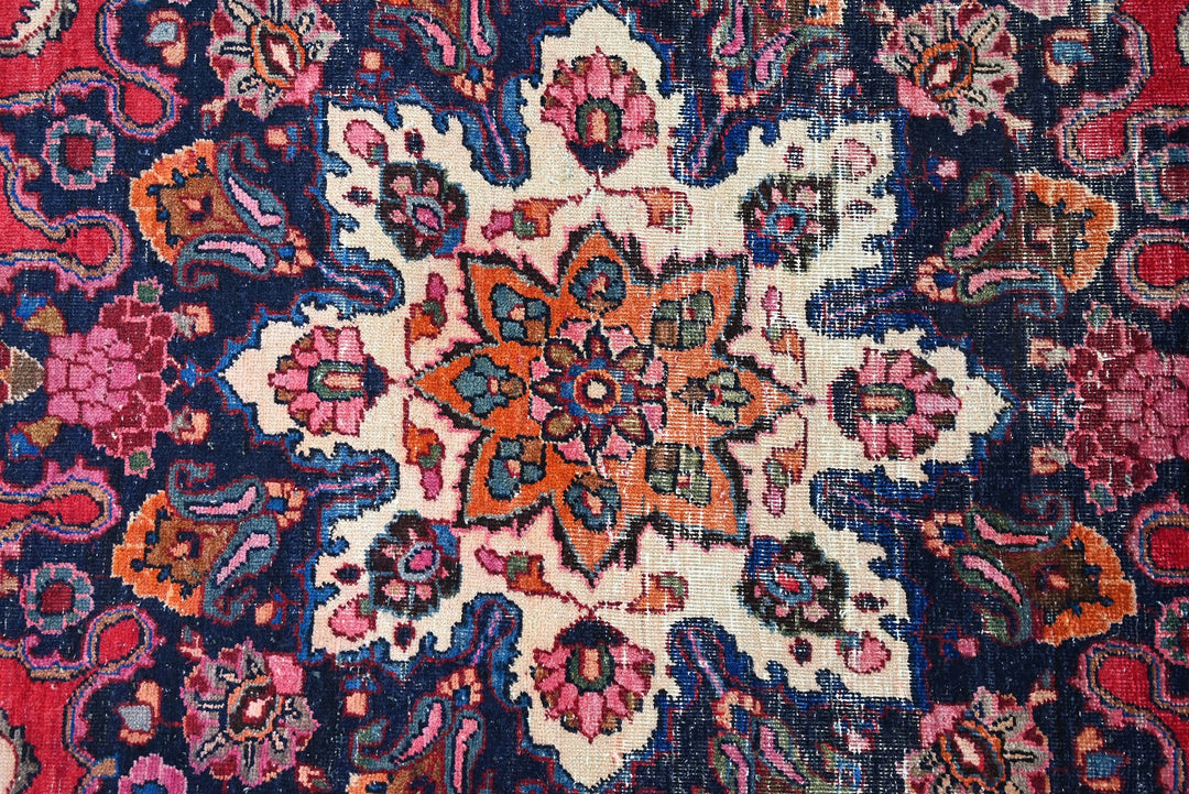 red Oversized rug 9' 9" x 13' 1"