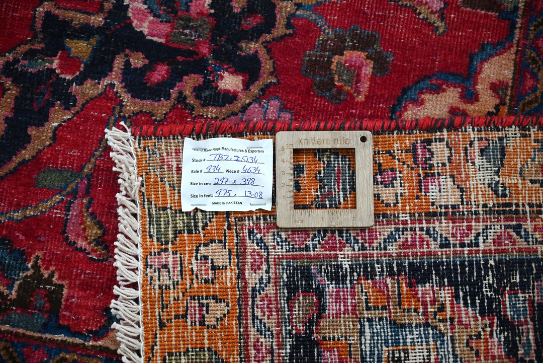red Oversized rug 9' 9" x 13' 1"
