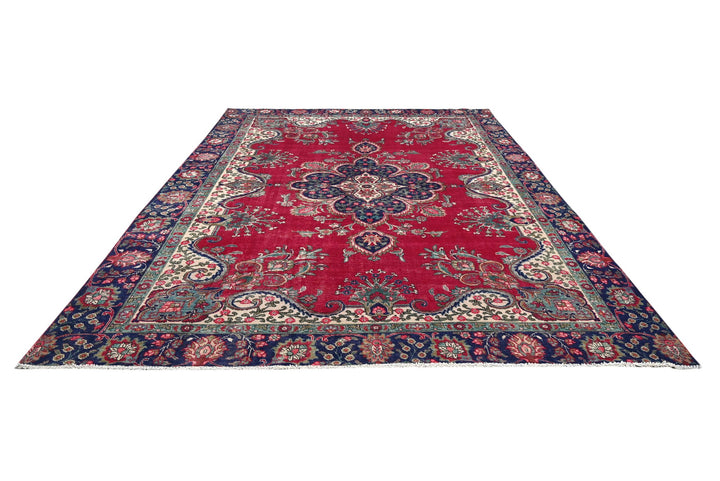 red Oversized rug 9' 1" x 12' 4"