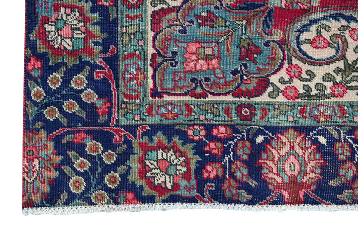 red Oversized rug 9' 1" x 12' 4"