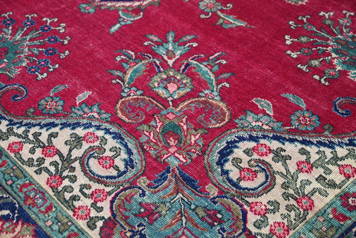 red Oversized rug 9' 1" x 12' 4"