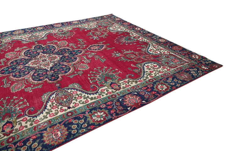 red Oversized rug 9' 1" x 12' 4"