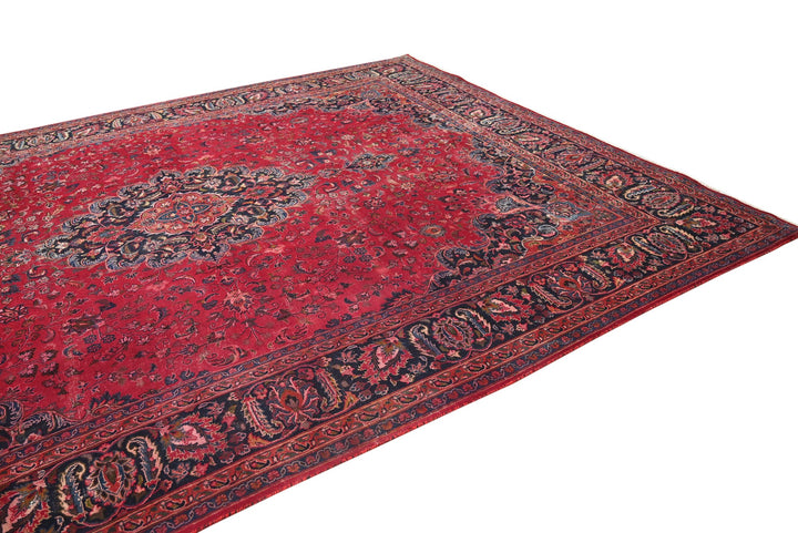 red Oversized rug 9' 8" x 12' 3"