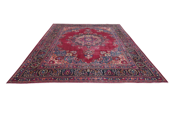red Oversized rug 9' 10" x 12' 2"