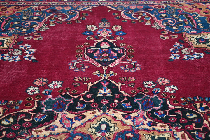 red Oversized rug 9' 10" x 12' 2"