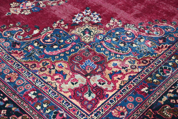 red Oversized rug 9' 10" x 12' 2"