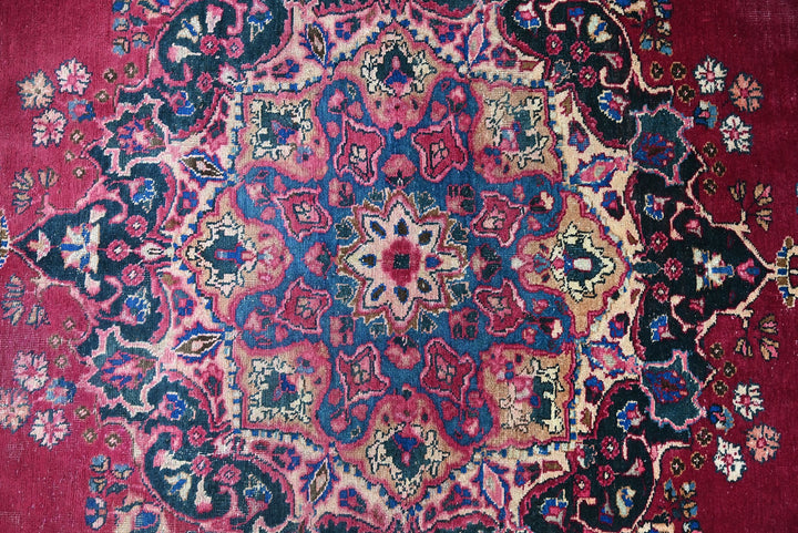 red Oversized rug 9' 10" x 12' 2"