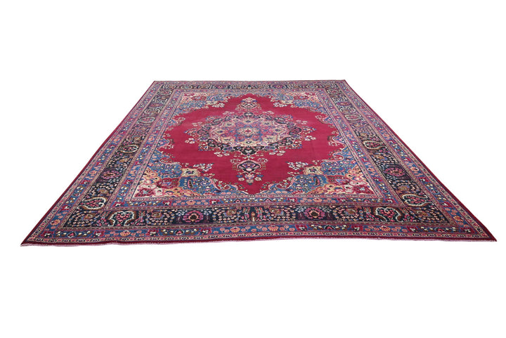 red Oversized rug 9' 10" x 12' 2"