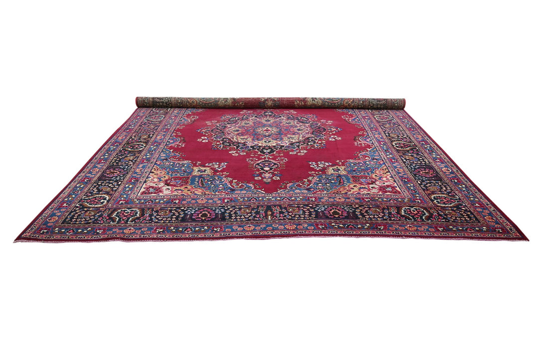 red Oversized rug 9' 10" x 12' 2"