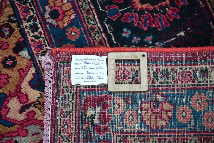 red Oversized rug 9' 10" x 12' 2"