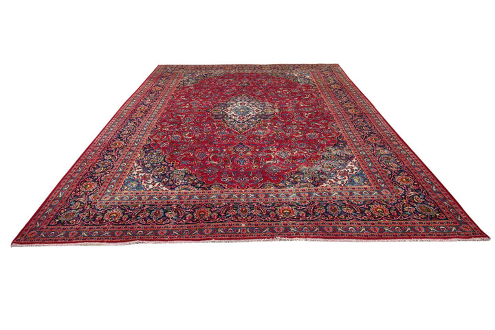red Oversized rug 9' 6" x 12' 11"
