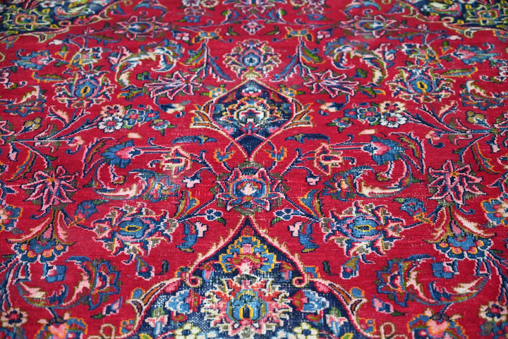 red Oversized rug 9' 6" x 12' 11"