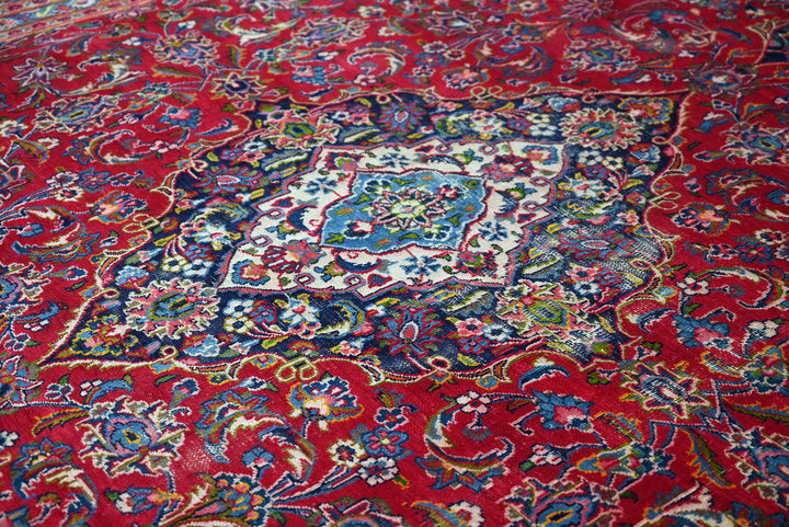red Oversized rug 9' 6" x 12' 11"