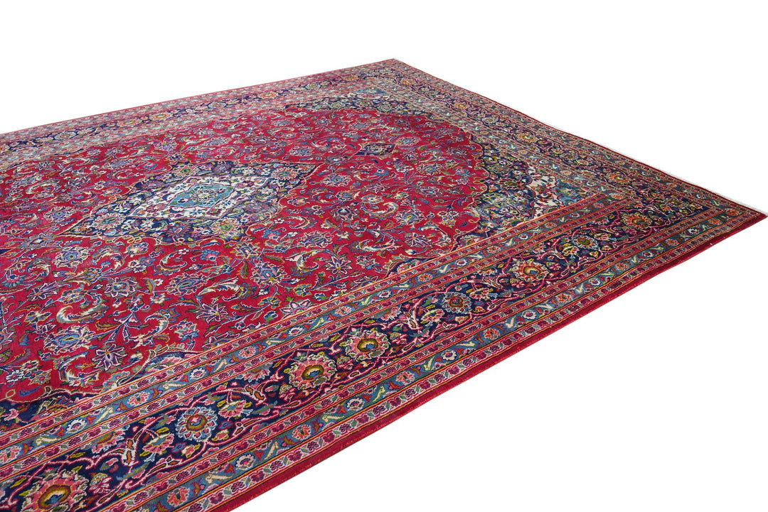 red Oversized rug 9' 6" x 12' 11"
