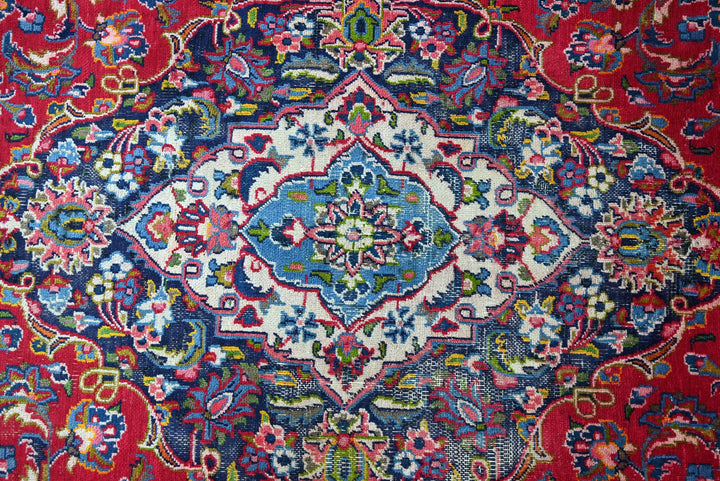 red Oversized rug 9' 6" x 12' 11"