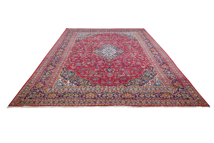 red Oversized rug 9' 6" x 12' 11"