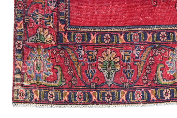red Oversized rug 9' 6" x 12' 10"