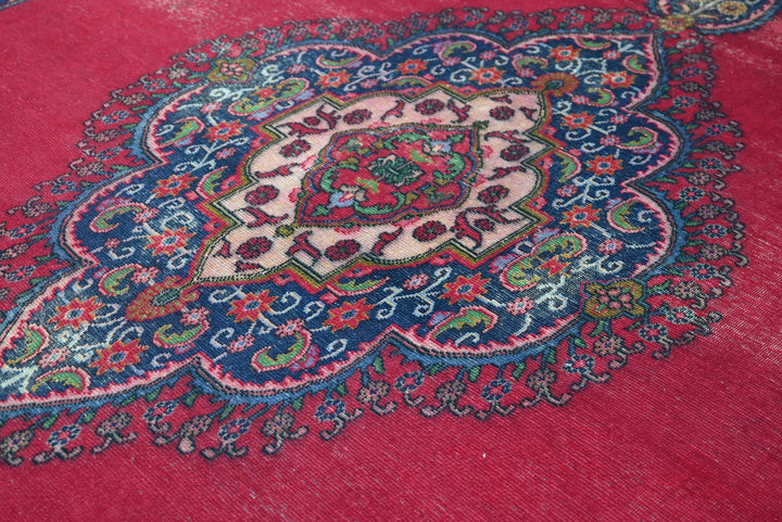 red Oversized rug 9' 6" x 12' 10"