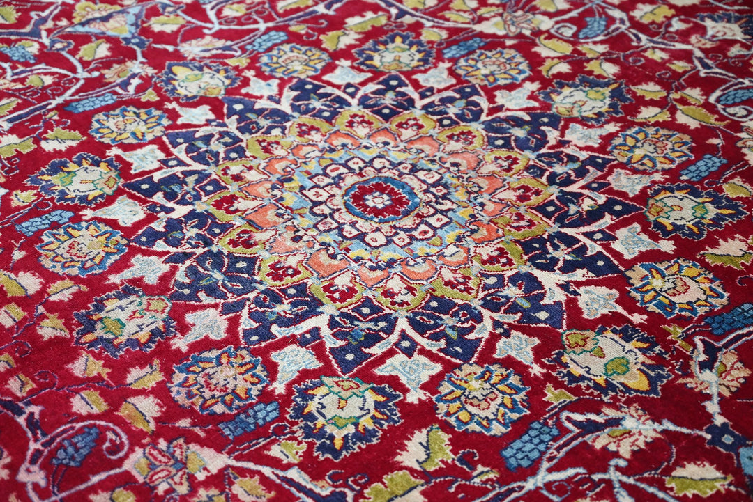 red Oversized rug 9' 7" x 12' 1"