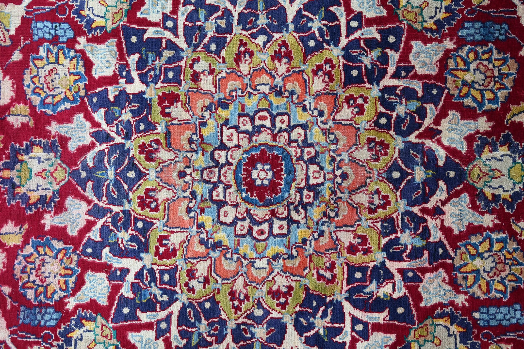 red Oversized rug 9' 7" x 12' 1"