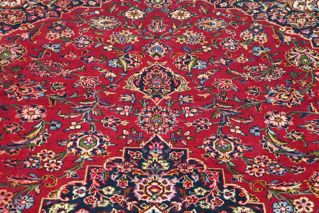 red Oversized rug 9' 3" x 12' 7"