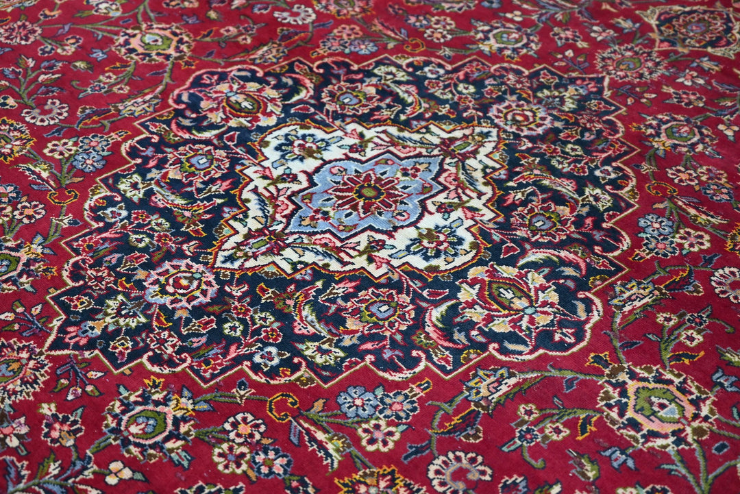 red Oversized rug 9' 3" x 12' 7"